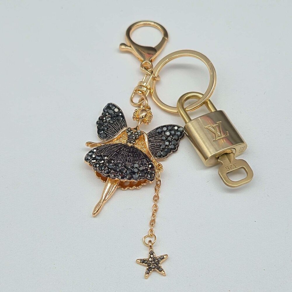 Authentic Louis Vuitton Gold Padlock 🔑 Unbranded Fairy Keychain Bag Charm LV - Picture 7 of 8